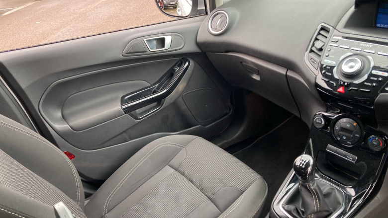 Ford Fiesta 1.5 TDCi Titanium 5dr Diesel Hatchback